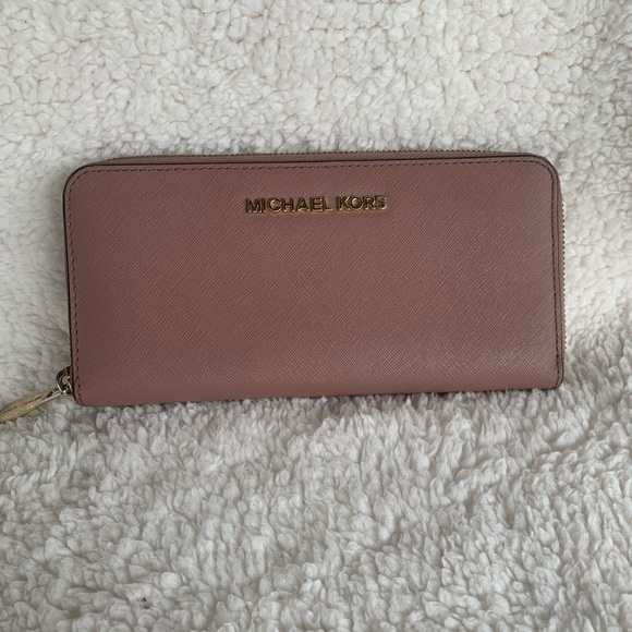 Michael Kors large jet set dusty rose wallet - Picture 1 of 5